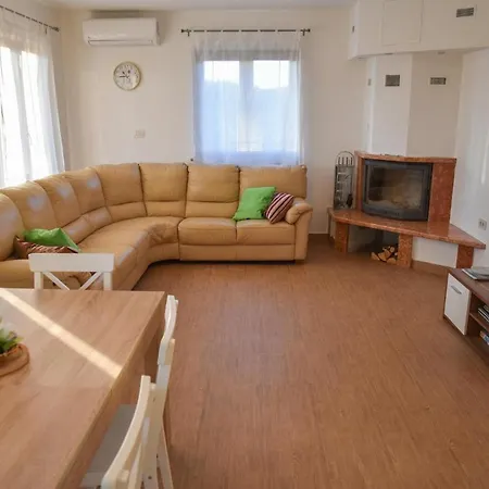 Stunning In W/ Sauna, Wifi And 3 Bedrooms شقة